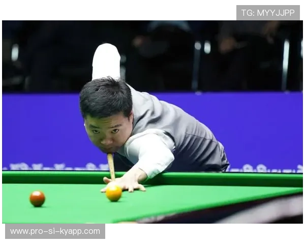 丁俊晖提升反手控球柔韧性